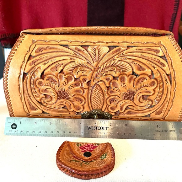 👜VGUC Hand Tooled Vintage Leather Purse and Coin Purse - Picture 8 of 12